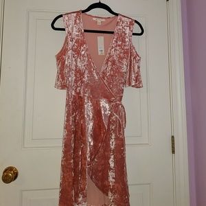 NYE Sale🎆🎉Francesca's crushed velvet dress